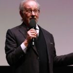 Steven Spielberg choca evento de cinema em Londres no 'Hamnet' Best e aplaude a supervisora ​​​​Chloé Zhao: ela capta a 'batida sísmica do coração do planeta'