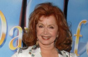 Suzanne Rogers, do Days of Our Lives, diagnosticada com câncer de cólon em estágio II Estrelas que venceram o câncer de mama Julia Louis-Dreyfus Cynthia Nixon e mais p