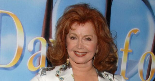 Suzanne Rogers, do Days of Our Lives, diagnosticada com câncer Estrelas que venceram o câncer de mama Julia Louis-Dreyfus Cynthia Nixon e mais p