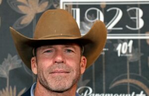 Taylor Sheridan e equipe de Peter Berg no filme ‘Call of Duty’ para a Paramount Taylor Sheridan e equipe de Peter Berg no filme 'Call of Duty' para a Paramount