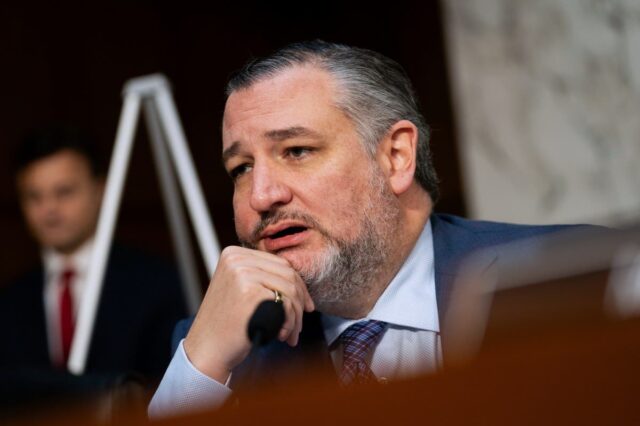 Ted Cruz aumenta o sistema de alarme acima de '50, 000 cristãos sendo mortos, considerando que 2009 ' 

