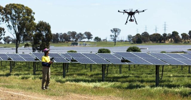 Testes de robôs e drones em fazendas solares colocam em risco empregos prometidos

