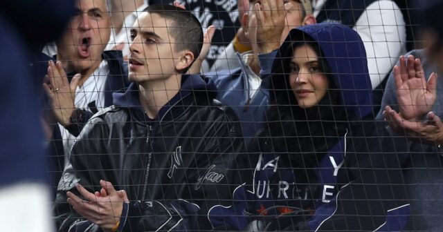Kylie Jenner apoia Timothee Chalamet na estreia de 'Marty Supreme'