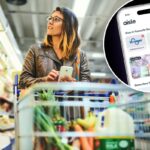 Captura de tela do aplicativo Aisle mostrando supermercados como Kroger e Whole Foods Market.