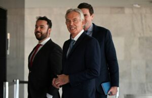 Tony Blair de voltar ao centro A diplomacia leste retoma lesões antigas e novas incertezas Yahoo news home