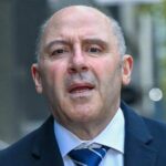 Tony Mokbel retratado em maio, depois de deixar o Tribunal de Apelação em conexão com seu advogado X Recurso.