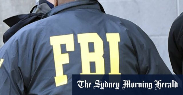 'Traído': EUA atacam australiano que vendeu segredos de defesa roubados A procuradora dos EUA no Distrito de Columbia, Jeanine Pirro, disse que os segredos que Williams roubou “provavelmente foram usados contra inúmeras vítimas inocentes”.