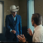Trailer do segundo período de 'Hand Royale' apresenta John Stamos como o representante legal Sleazy de Kristen Wiig, Dr.