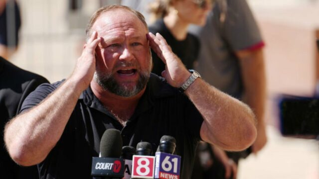 Tribunal Superior rejeita feitiço de julgamento de Sandy Hook de US$ 1,4 bilhão de Alex Jones 

