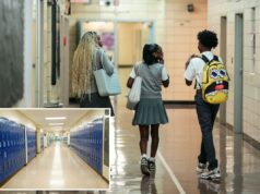 Tribunal abre processo alegando que os programas de Superdotados e Talentosos de Nova York são racialmente tendenciosos: ‘Vitória para os pais’ Crianças andando pelo corredor da escola