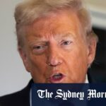 O presidente sul-coreano Lee Jae Myung conversa com o presidente chinês Xi Jinping na APEC na sexta-feira.