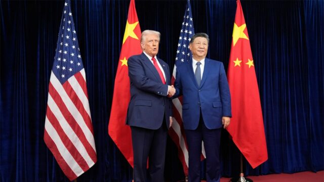 Trump e Xi se reúnem em esforço para resolver tensões Trump e Xi se reúnem em esforço para resolver tensões comerciais provocadas pelas tarifas dos EUA