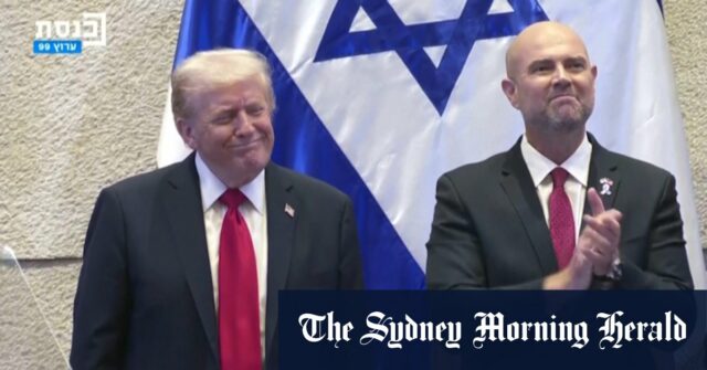 Trump é aplaudido de pé no Knesset israelense

