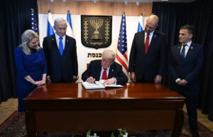Trump escreve mensagem aos israelenses depois que todos os reféns vivos foram libertados pelo Hamas Trump escreve mensagem aos israelenses depois que todos os reféns vivos foram libertados pelo Hamas