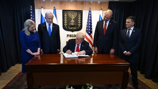 Trump escreve mensagem aos israelenses depois que todos os reféns vivos foram libertados pelo Hamas

