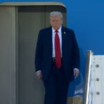 O presidente Donald Trump chega a Israel em 13 de outubro de 2025.