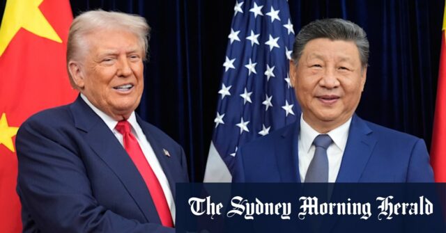 O presidente dos EUA, Donald Trump, e o presidente da China, Xi Jinping, em Busan na quinta-feira.