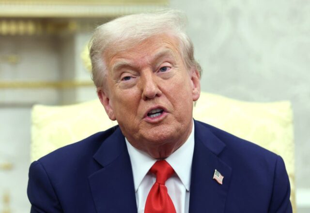 Trump repete caso infundado sobre o FBI em 6 de janeiro e precisa de 'grandes desculpas' 

