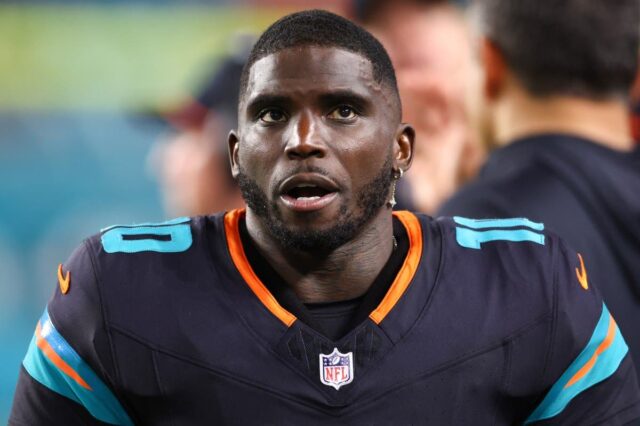 miami dolphins star tyreek hill in game against new york jets