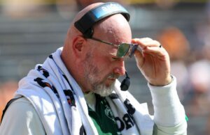 UAB dispensa o instrutor Dilfer no meio do 2-4 do início ao terceiro período UAB dispensa o instrutor Dilfer no meio do 2-4 do início ao terceiro período