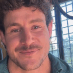 Luke Bateman se tornou viral no TikTok após ingressar na BookTok, a comunidade de leitura da plataforma.