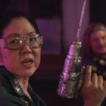 Uma criança de uma nobreza assustadora deixa sua marca sangrenta e liberada em 'Queens of the Dead'
