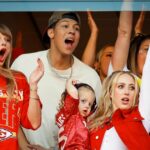 Toda vez que Taylor Swift usava metáforas esportivas em suas músicas antes e depois de conhecer Travis Kelce