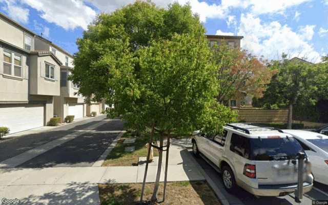 Venda de propriedade em Dublin: residência unifamiliar é vendida por 5989 Hillbrook Place - Google Street View