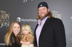 Visão geral dos membros da família de Nick Mangold: Conheça o cônjuge da falecida celebridade da NFL e quatro filhos Guia da família Nick Mangold: Conheça a esposa e os 4 filhos do falecido astro da NFL
