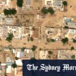 Os combatentes da RSF comemoram nas ruas de El-Fasher no domingo, em imagem retirada da conta do Telegram da RSF.