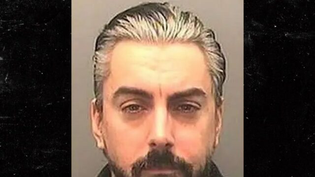 ian watkins polícia de gales do sul foto policial golpe