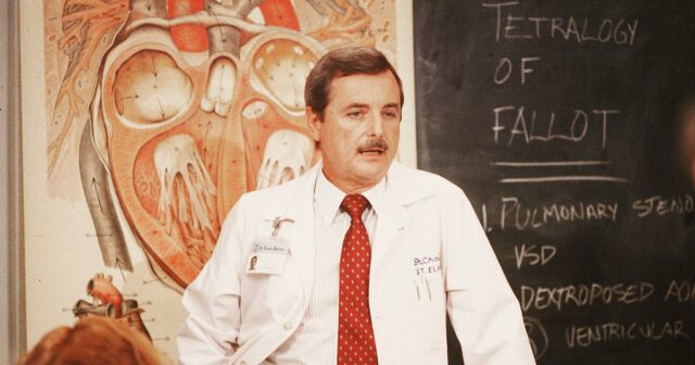 William Daniels ao longo dos anos: 'Young Boy Fulfills Globe', Married Life e ainda mais 

