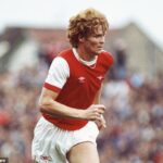 Willie Young morto aos 73 anos: homenagens chegam quando o ex-jogador de futebol do Arsenal e do Tottenham falece