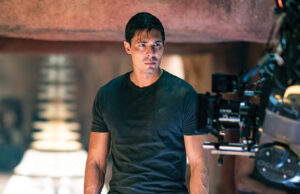 ‘Temporal Kombat 3’ nas funções com Jeremy Slater criando roteiro de filme A still image of Lewis Tan in "Mortal Combat"