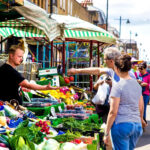 Anthony Leung e seu pai, Tony, no mercado Billingsgate em Poplar, Londres
