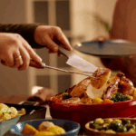 12 utensílios e eletrodomésticos inesperados que tornarão a preparação do jantar de Ação de Graças muito mais fácil