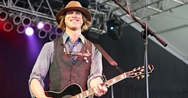 O trovador americano Todd Snider, cantor e compositor de country O trovador americano Todd Snider, cantor e compositor de country alternativo, morre aos 59 anos