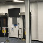 O interior do Saguão D do Aeroporto Internacional de Dulles depois de ter sido atingido por um transportador de pessoas na noite de segunda-feira
