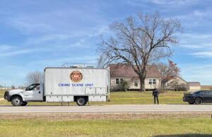 4 policiais baleados na zona rural do Kansas em resposta a uma chamada de violência doméstica Yahoo news home