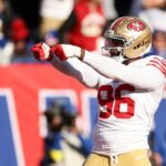 49ers contratam Clelin Ferrell para o elenco de 53 jogadores e elevam Eli Apple do time de treino