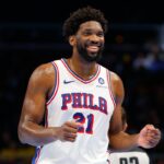 76ers fazem mudanças chocantes no status de Joel Embiid contra Hawks