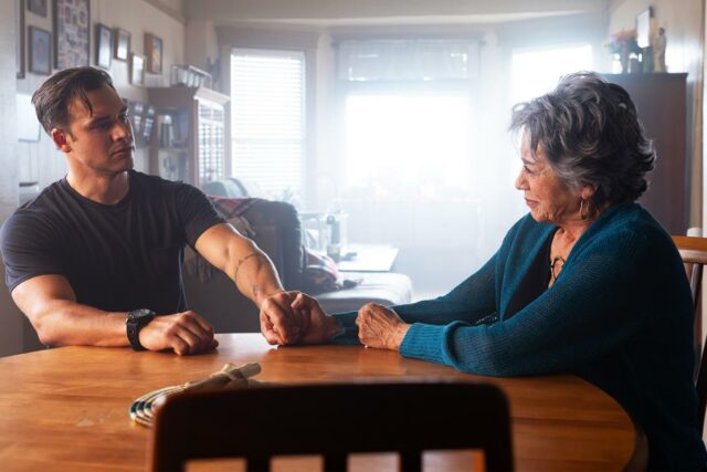 '9-1-1' presta homenagem a Jim Trumbull, falecido membro da tripulação '9-1-1' presta homenagem a Jim Trumbull, falecido membro da tripulação