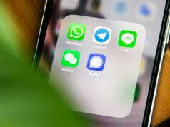 A Apple poderia ganhar bilhões de dólares em comissões extras com o acordo do WeChat A Apple poderia ganhar bilhões de dólares em comissões extras graças ao acordo WeChat | Aplicativo visto na tela de um iPhone