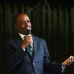 Gráficos mostram taxas de graduação, absenteísmo e preparação para a faculdade