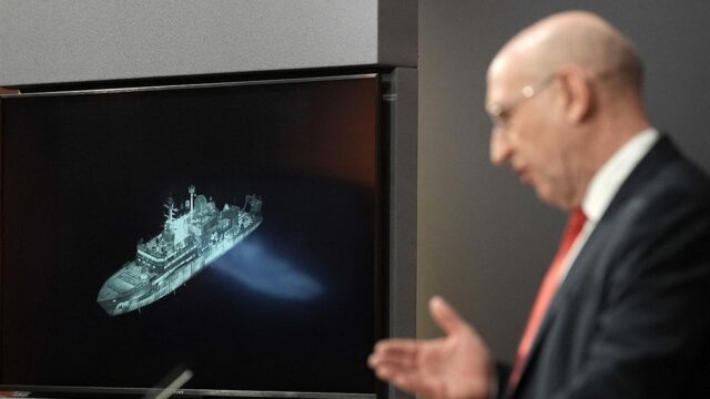 A Grã-Bretanha diz que o navio espião russo está à beira das águas do Reino Unido, enquanto o secretário de defesa emite um alerta a Putin
