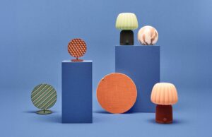 A IKEA afirma que seus novos alto-falantes coloridos têm uma aparência tão boa quanto seu som A IKEA afirma que seus novos alto-falantes coloridos (mostrados) parecem tão bons quanto soam