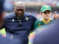 A Índia só queria mais: o técnico da África do Sul, Mashimbyi, após a derrota na final da Copa do Mundo A Índia só queria mais: o técnico da África do Sul, Mashimbyi, após a derrota na final da Copa do Mundo