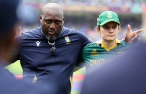 A Índia só queria mais: o técnico da África do Sul, Mashimbyi, após a derrota na final da Copa do Mundo A Índia só queria mais: o técnico da África do Sul, Mashimbyi, após a derrota na final da Copa do Mundo