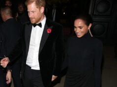 A REAL razão pela qual as fotos do Príncipe Harry e Meghan Markle foram removidas das postagens de aniversário de Kris Jenner O príncipe Harry e Meghan Markle desapareceram da postagem de Kim Kardashian no Instagram da festa repleta de estrelas do aniversário de 70 anos de sua mãe, Kris Jenner - e o motivo foi supostamente revelado; Príncipe Harry e Meghan são fotografados do lado de fora da festa em 9 de novembro