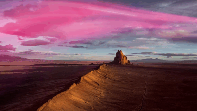 A T-Mobile está oferecendo seu novo recurso de satélite gratuitamente, Um mapa de cobertura da T-Mobile em um smartphone.